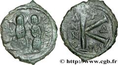 JUSTIN II(15/11/565-5/10/578) Demi-follis N° v32_0759    Date : 568-569 Nom de l'atelier : Thessalonique Métal : cuivre Diamètre : 22mm Axe des coins : 6h. Poids : 4,31g. Degré de rareté : R1 Etat de 