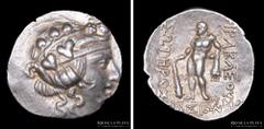 01/ Ancient - Grecia Tasos (Islas fuera de Tracia) 168-148AC. AR Tetradracma. 30.0mm; 16.77g. A: Cabeza de Dionisio a derecha usando corona de hiedra. R: HPAKΛEOYΣ | ΣΩTHPOΣ | ΘAΣIΩN, Hércules desnudo
