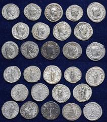 ROMAN EMPIRE. Lot of 14 coins : Elagabalus, 218-222. Denarius emperor sacrificing (RIC 46); Julia Maesa, 218-224. Denarius Pietas (RIC 266), Felicitas (RIC 271); Julia Soaemias, 218-222. Denarius Venu