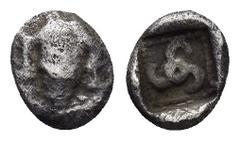 Greek Coins DYNASTS of LYCIA.Uncertain.(Circa 470-440 BC).Obol. Obv : Facing lion scalp. Rev : Triskeles within incuse square. Condition : Somewhat porous.Darkly toned.Very fine. Weight : 0.33 gr Diam