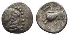 Antike Münzen Antike Kelten Haeduer, Quinar (1,80 g), 100-50 v. Chr. Av.: Behelmter Kopf nach links, umgeben von Globuli. Rev.: Stehendes Pferd nach links. DT 3190, fast ss.