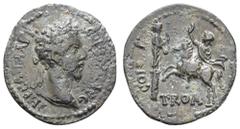 Antiquity Antike Römer Münzen der Römischen Provinzen Troas, Alexandreia, Æ (5,16g), Commodus, 184-190. Av: Kopf nach rechts, darum Umschrift. Rev: Alexander auf Pferd nach links, davor Apollo Statue,