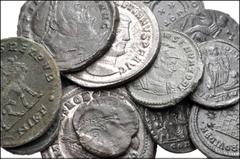 ROMAN. Imperial. Lot of Seventeen (17) Æ from Diocletian to Julian II. Includes: Diocletian Æ Follis // Maximianus Æ Follis (2) // Constantine I Æ Follis (5) // Licinius I Æ Follis (2) // Constans Æ B