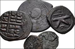 BYZANTINE. Lot of five (5) bronzes from Justin I to Alexius I. Includes: Justin I. Æ Half Follis. Constantinople mint. SB 68 // Anonymous. Æ Follis. Constantinople mint. SB 1813 // Anonymous. Æ Follis