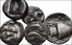 GREEK. Northern Greece. Lot of five (5) silver fractions from Thrace and Macedon. Includes: THRACE, Abdera. AR Obol // ISLANDS off THRACE, Thasos. AR Hemiobol // AR Trihemiobol // MACEDON, Mende. AR O