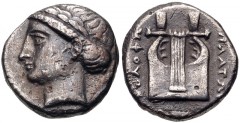 IONIA, Kolophon. Circa 375-350 BC. AR Diobol (9.5mm, 1.03 g, 12h). Plato, magistrate. Laureate head of Apollo left / Kithara; ΠΛATΩN to right. Cf. Kinns 19 (drachm); cf. Milne, Colophon 56 (drachm); S