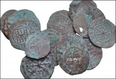 EARLY MEDIEVAL. Crusaders. Lot of fifteen (15) BI and Æ denominations. Includes: Kingdom of Jerusalem. Amaury. BI Denier // County of Tripoli. Raymond III. Æ Pougeoise (2) // Bohemund IV. BI Denier (1