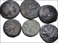 GREEK. Magna Graecia & Sicily. Lot of twenty (20) Syracusan Æ. Includes: An interesting selection, all from the same collection, with hand-written cabinet tickets. Average VG-Fine, mostly with patinas