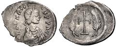 Byzantine Heraclius. 610-641. AR Half Siliqua or Quarter Miliaresion (16mm, 1.03 g, 6h). Constantinople mint. Struck 610-613. Diademed, draped, and cuirassed bust right / Cross potent between two palm