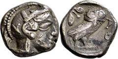 GRIECHISCHE MÜNZEN Attika Athen Drachme 454/404 v. Chr. Kopf der Athena / Eule (Steinkauz), dahinter Olivenzweig und Mondsichel. 3h. HGC 1631. 4.17 g.; 14,5 mm. Feine Tönung Fast sehr schön Auflagen i