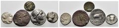 ANTIKE LOTS Griechische Münzen Drachme Antiochos' III., Hemidrachme von Athen, Tetrobol von Histiaia, dazu seleukidische und makedonische Kleinbronzen. 5 Stück Schön - sehr schön Aus der Sammlung eine