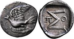 GRIECHISCHE MÜNZEN Sikyonia Sikyon Hemidrachme (Triobol) 100/60 v. Chr., Beamter Poly(krates?). Fliegende Taube / Ethnikon und Beamtenname. 3h. Slg. BCD -; HGC 215. 2.33 g.; 17 mm. Feine bläuliche Tön