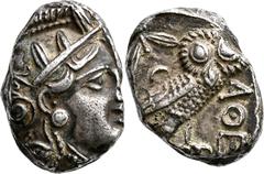 GRIECHISCHE MÜNZEN Attika Athen Tetradrachme 353/294 v. Chr. Kopf der Athena / Eule (Steinkauz), dahinter Olivenzweig und Mondsichel. 8h. Svoronos, Tf. 19; SNG Cop. 63; HGC 1599. 17.16 g.; 24,8 mm. Fe
