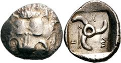 Lykien Dynast Mithrapata. Diobol 390/370 v. Chr., unbestimmte Münzstätte. 1.44 g. Löwenmaske von vorn / Triskeles in flachem Quadratum incusum, im Feld Pfeil und Legende XTg. Müseler / Nollé VIII, 25 