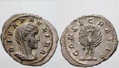 RÖMISCHE MÜNZEN (ROMAN COINS) -Kaiserliche Prägungen -Kaiserliche Prägungen 931. Maximinus I. Thrax für Diva Paulina.. Denar. Verschleierte Büste / Radschlagender Pfau von vorn. RIC 1; C. 1. 3.44 g. S