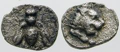 GRIECHISCHE MÜNZEN (GREEK COINS) -Ionien -Ephesos 362. Hemitetartemorion 394/387 v. Chr. Biene / Löwenprotome. BMC 24; Head, Ephesus S. 24, 14. 0.10 g. 2. bekanntes Exemplar ? Vorzüglich Auf dem Stück