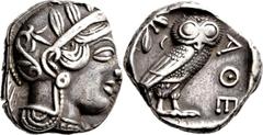 GRIECHISCHE MÜNZEN Attika Athen Tetradrachme 454/405 v. Chr. Kopf der Athena / Eule (Steinkauz), dahinter Olivenzweig und Mondsichel. HGC 1597; Starr, Tf. 22. 17.13 g.; Feine Tönung Sehr schön