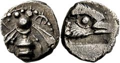 GRIECHISCHE MÜNZEN Ionien Ephesos Tetartemorion 525/500 v. Chr. Biene / Adlerkopf in Quadratum incusum. Karwiese 31; SNG Kayhan 126ff. 0.22 g.; Feine Tönung Selten Vorzüglich