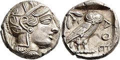 GRIECHISCHE MÜNZEN Attika Athen Tetradrachme 454/404 v. Chr. Kopf der Athena / Eule (Steinkauz), dahinter Olivenzweig und Mondsichel. Svoronos, Tf. 10 ff; HGC 1597; Starr, Tf. 22. 17.24 g.; Feine Tönu