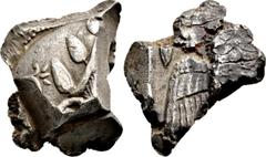 GRIECHISCHE MÜNZEN Attika Athen Dekadrachme (Fragment) 469/460 v. Chr. Kopf der Athena / Eule (Steinkauz) mit ausgebreiteten Flügeln. Fischer-Bossert vgl. 14 (O8/R14); Kraay/Moorey, in RN (1968), vgl.