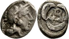 GRIECHISCHE MÜNZEN Attika Athen Tritartemorion 4. Jh. v. Chr. Kopf der Athena / Ethnikon, gerahmt von 3 Mondsicheln. HGC 1668; Kroll 21b. 0.52 g.; Feine Tönung Sehr schön Ex Auktion Naville 35, 2017, 