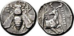 GRIECHISCHE MÜNZEN Ionien Ephesos Tetradrachme 390/325 v. Chr., Magistrat Neilosthenes. Biene / Hirschprotome vor Palme. SNG Cop. 233; Coin Hoards IX, 1996, 421, S. 179, Kl. 5, Av. 86. 15.16 g.; Feine