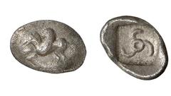 GRIECHISCHE MÜNZEN Lykien Lykien 257. Unbestimmter Dynast (Khinakha?). Obol 460/440 v. Chr. Pegasos / Triskeles in Quadratum incusum. Babelon, Traité II/2, S. 223, 227 var. (Hemiobol). 0.59 g. Unpubli