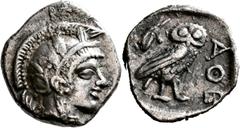 GRIECHISCHE MÜNZEN Attika Athen Obol 454/404 v. Chr. Kopf der Athena / Eule. Svoronos, Tf. 11, 45; HGC 1665. 0.66 g.; Feine Tönung Gutes sehr schön Ex Slg. E. Hrycyna, Darmstadt und ex Auktion Peus Na