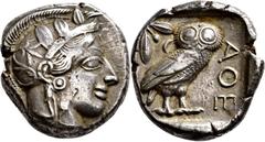 GRIECHISCHE MÜNZEN Attika Athen Tetradrachme 440/430 v. Chr. Kopf der Athena / Eule (Steinkauz), dahinter Olivenzweig und Mondsichel. Svoronos, vgl. Tf. 12-14; Kampmann-Rutten 9; Kroll 8; HGC 1597. 17