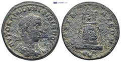 ROMAN PROVINCIAL COMMAGENE. Zeugma Philip I. Arabs (244-249 AD). AE, Zeugma, Commagene. 17,7 Gr. 29mm. Laureate, draped and cuirassed bust to right. Rev. Tetrastyle temple atop hill, with structures a