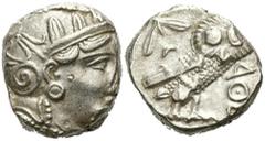 GRIECHISCHE MÜNZEN GRIECHENLAND, ATTIKA / Stadt Athen, AR Tetradrachme (380-250 v.Chr.). Kopf der Athena. Rs.Eule mit Olivenzweig und Mondsichel im quadratum incusum. 17,18g. ss Sear 2526