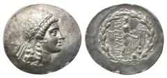 AIOLIS/Myrina, AR Tetradr., SNG Cop.223 AR Tetradrachme, 2. Jh.v.Chr. (nach 190) Kopf des jugendl. Apoll mit langem Haar r. Rs.Apoll r. stehend, hält Opferschale und Lorbeerzweige, zu Füßen gr. Amphor