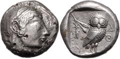 GRIECHENLAND, ATTIKA / Stadt Athen, AR Tetradrachme (um 500 v.Chr.). Kopf der Athena mit wellenförmig gelegtem Haar und Attischem Helm, sowie runden Ohrringen r. Rs.Eule r., Kopf frontal, hinter ihr O