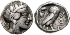 GRIECHENLAND, ATTIKA / Stadt Athen, AR Tetradrachme (449-413 v.Chr.). Kopf der Athena r. Rs.Eule mit Olivenzweig und Mondsichel r. stehend, im quadratum incusum. 16,68g. Vgl., SNG Cop.31, Sear 2526, s