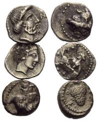 GREEK COINS KLEINASIEN, KILIKIEN / Stadt Nagidos, AR Obol (390-380 v.Chr.). Aphroditekopf mit Ohrring und Halsband r. Rs.Kopf des bärtigen Dionysos r., davor N. 0,75g. DAZU: SOLOI, AR Obol (430-390 v.