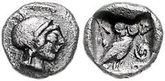 GREEK COINS GRIECHENLAND, ATTIKA / Stadt Athen, AR Obol (485-480 v.Chr.). Athenakopf m. Helm r. Rs.Eule r. stehend, l. Olivenzweig. 0,43g. Ex Naumann Auktion 44, Los 149. BMC 11.10.96ff