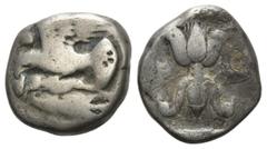 GREEK COINS *GRIECHENLAND, ELIS / Stadt Olympia, AR Stater (5.Jh.v.Chr.). Adler l. fliegend, Hasen unter sich greifend, darunter weitere Figur(?). Rs.Blitzbündel mit Flügeln oben und Voluten unten. 11