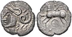 GREEK COINS KELTEN, ZENTRALE UND ÖSTLICHE REGION, AR Quinar der Haeduer/Lingoner (Aedui, Zentralgallien). Behelmter Kopf l. Rs.Pferd l. galoppierend, unten Rad. 1,20g. ss Castel.677