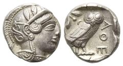 GRIECHISCHE MÜNZEN GRIECHENLAND, ATTIKA / Stadt Athen, AR Tetradrachme (449-413 v.Chr.). Kopf der Athena r. Rs.Eule mit Olivenzweig und Mondsichel im quadratum incusum. 17,15g. f.vz Sear 2526; BMC 11.