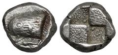 GREEK Greek Coins Paphlagonia. Sinope circa 520-480 BC. Drachm AR (5,9 gr - 14,10 mm) Eagle\'s head left, dolphin left below / Double incuse punch with pellets in center. Extremely fine, good centered