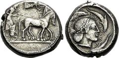 MONNAIES GRECQUES: SICILE ET CARTHAGE SYRACUSE. Époque de Gélon (485-479). Tétradrachme. A/. Quadrige au pas à droite. Niké volant à droite couronne les chevaux. R/. Tête d'Aréthuse à droite, cheveux 