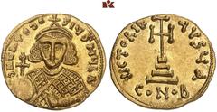 DIE SAMMLUNG ROGER WOLF - CLASSICA ET PATRIA. BYZANTINISCHE MÜNZEN. BYZANZ. Theodosius III., 715-717 AV-Solidus, Constantinopolis, 1. Offizin; 4,34 g. Drapierte Büste v. v. mit Krone, Patriarchenkreuz