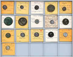 ROMAN COINS LOTS RÖMISCHER MÜNZEN Münzen des 1. und 2. Jahrhunderts: Es finden sich Münzen von Augustus bis Hadrianus, darunter folgende Exemplare: 1. und 2. Augustus (Quinar, RIC² 1 a; Quadrans, RIC²