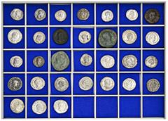 ROMAN COINS ROMAN COINS LOTS RÖMISCHER MÜNZEN Lot römischer Münzen: Das interessante Lot enthält überwiegend Silbermünzen des 3. Jahrhunderts, darunter 13 Denare (1x Septimius Severus, 4x Geta, 3x Ela