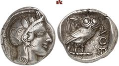 GRIECHISCHE MÜNZEN ATTICA. ATHEN. AR-Tetradrachme, um 440/420 v. Chr.; 17,14 g. Athenakopf r. mit attischem Helm//In Incusum: Eule r., dahinter Olivenzweig und Mondsichel. Flament Gruppe II. Sehr schö