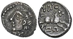 CELTIC COINS GALLIA AEDUI. AR-Quinar, um 60/30 v. Chr.; 1,97 g. Kopf l.//DOYBNO Pferd r. Delestrée/Tache 3219. R Kl. Schrötlingsfehler, sehr schön