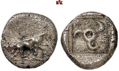 DIE SAMMLUNG DR. KAYA SAYAR, TEIL I - LYKIEN, PAMPHYLIEN UND KILIKIEN LYCIA. Dynastische Prägungen. Kuprilli AR-Tetrobol, 470/440 v. Chr., unbestimmte Münzstätte (Tymnessos?); 2,51 g. Stier stößt l.//