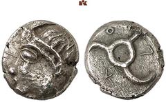 DIE SAMMLUNG DR. KAYA SAYAR, TEIL I - LYKIEN, PAMPHYLIEN UND KILIKIEN LYCIA. Dynastische Prägungen. Pul(...) AR-Diobol, um 360 v. Chr., unbestimmte Münzstätte; 1,86 g. Kopf l.//Triskelis. Müseler VIII