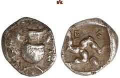 DIE SAMMLUNG DR. KAYA SAYAR, TEIL I - LYKIEN, PAMPHYLIEN UND KILIKIEN PAMPHYLIA. ASPENDOS. AR-Obol, um 460/430 v. Chr.; 0,98 g. Amphore//In Incusum: Triskelis, im Feld Schildkröte. SNG France 3, 14 va