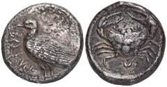GREEK COINS SICILIA AKRAGAS. AR-Tetradrachme, 465/440 v. Chr.; 16,48 g. Adler steht l.//Krebs, darunter Blume. Hoover 78; Westermark, Akragas 391. Dunkle Tönung, flauer Aversstempel, min. korrodiert, 